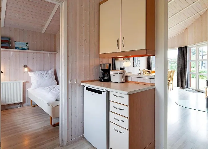 4 Person In Semesterbostad